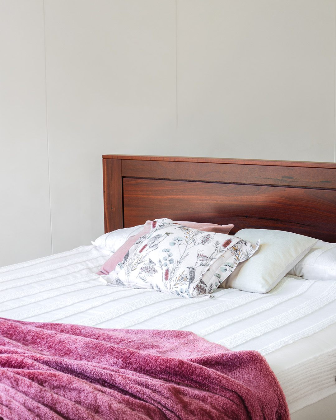 Bedfordale Bed - Image 2