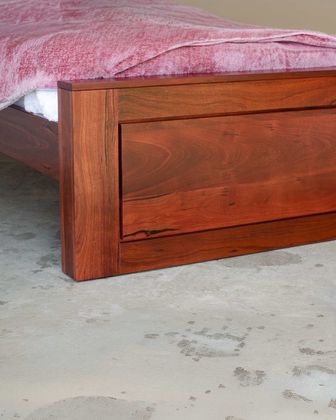 Bedfordale Bed - Image 3