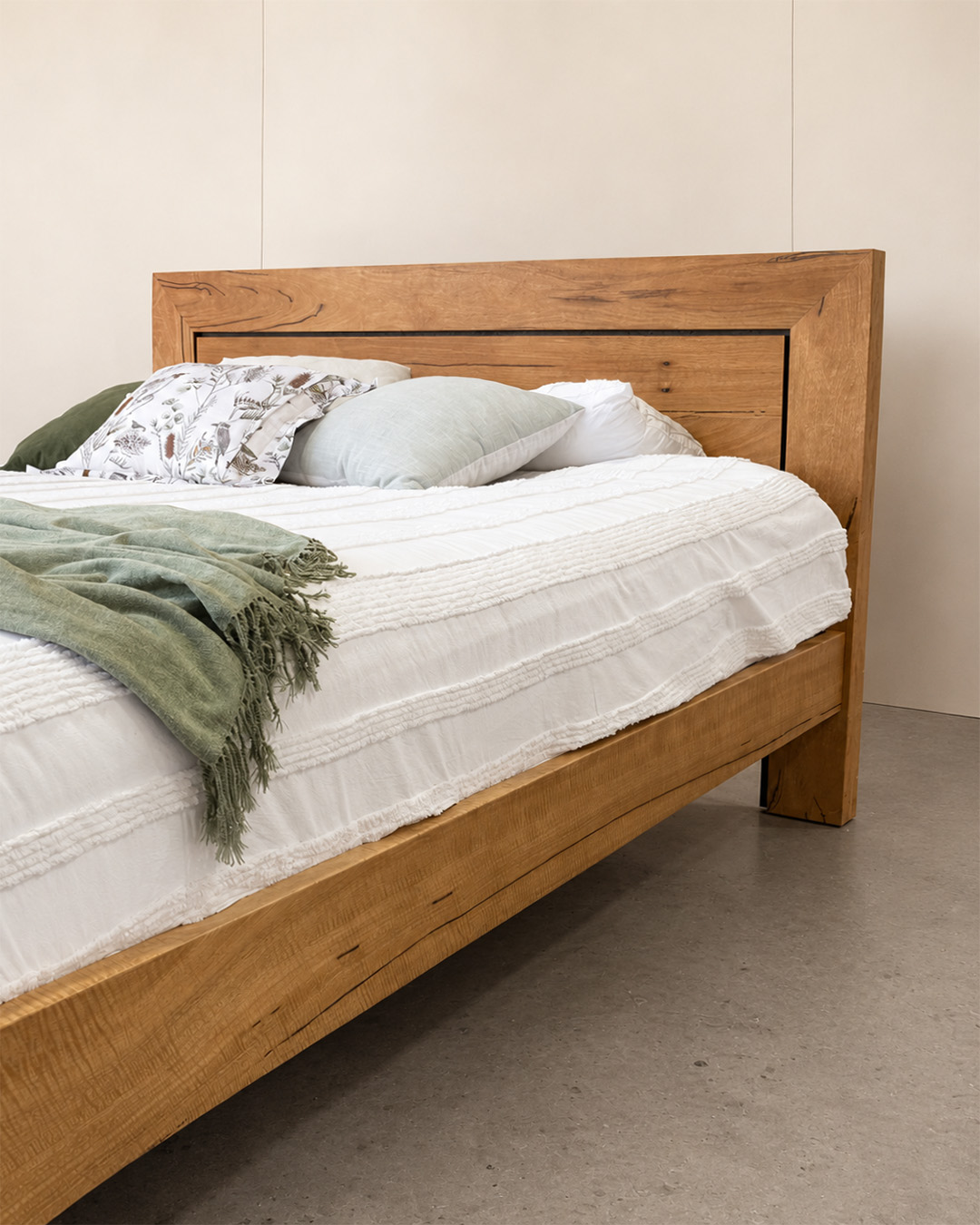 Parkerville Bed - Image 2