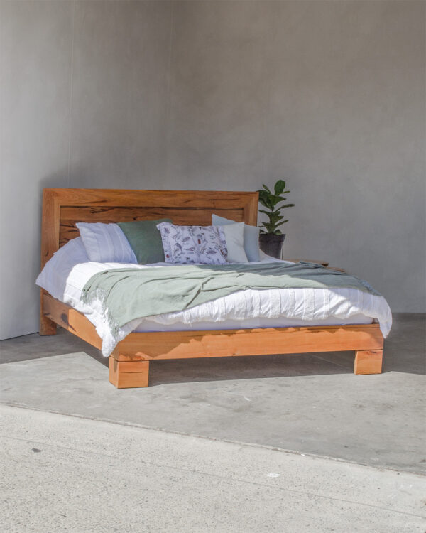 Roleystone King Bed