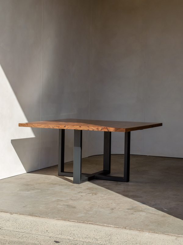 Noosaville Square Table