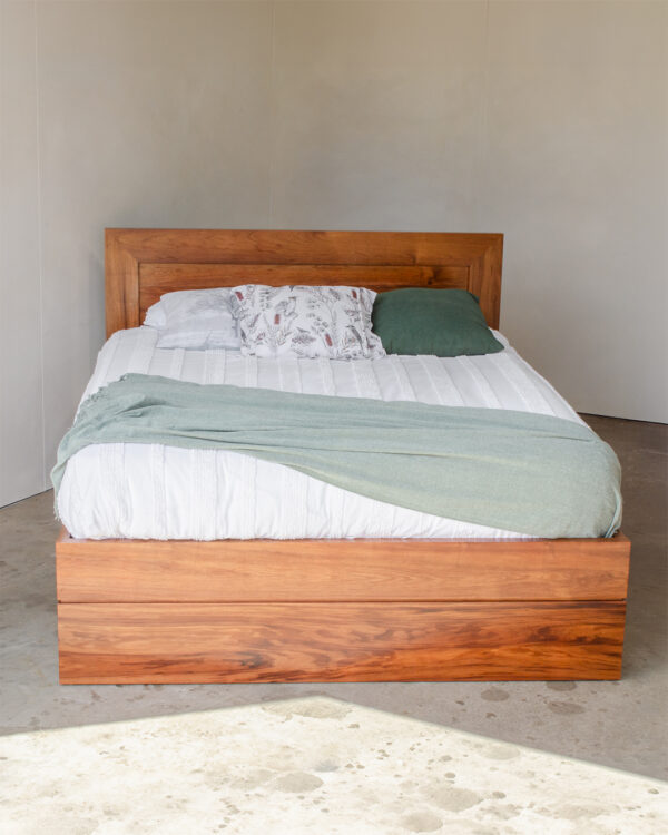Roleystone King Bed with underbed drawers_1.jpg